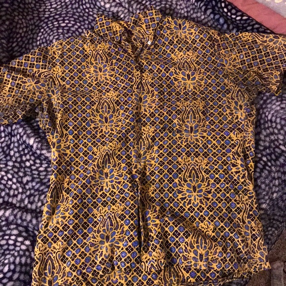 Button down top - Picture 1 of 3